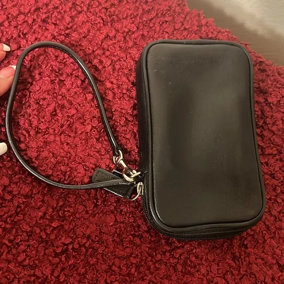 *Rare*Coach Black Leather Vertical Wristlet - Picture 7 of 14